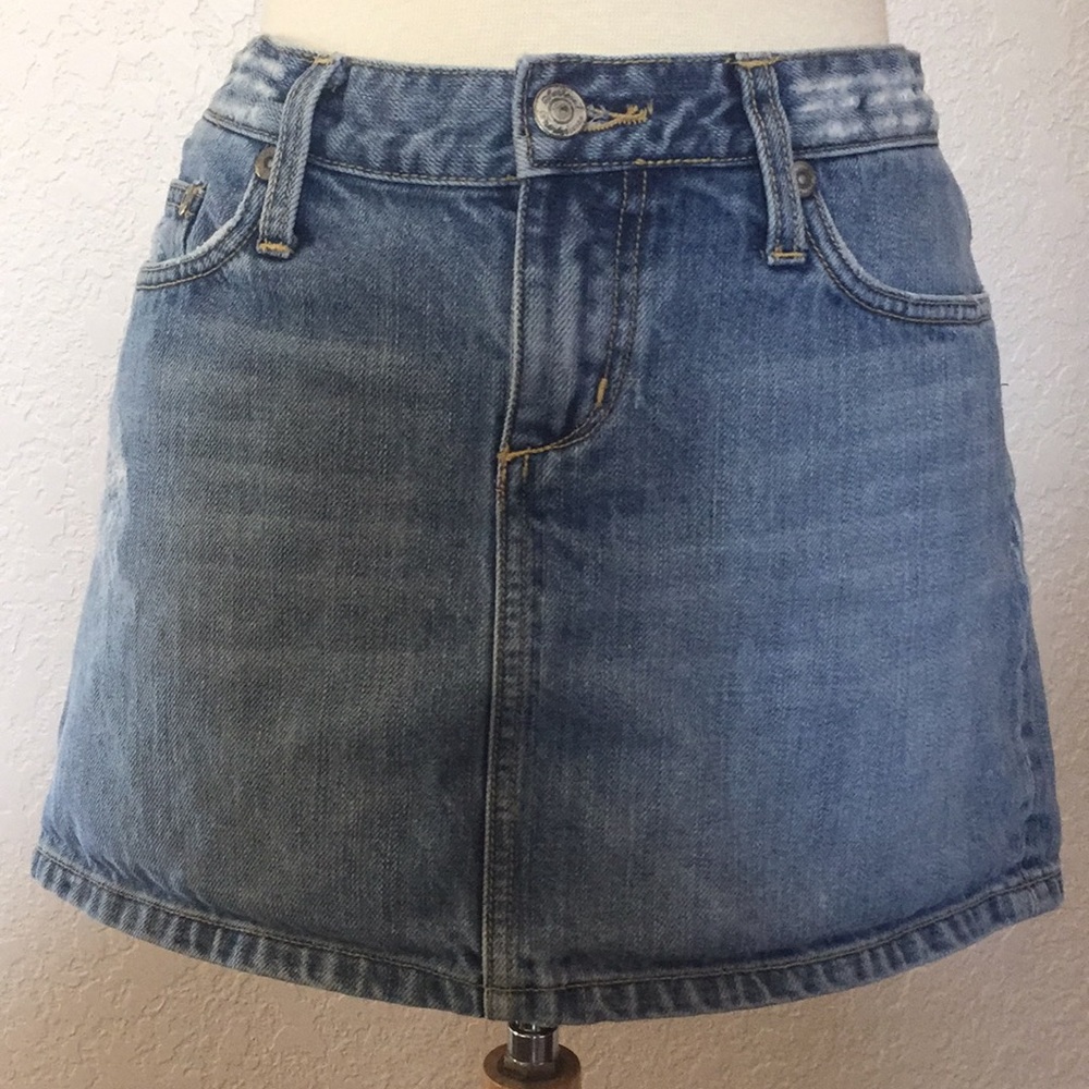 Seven7 Jean skirt, back ripped pockets. Size:28